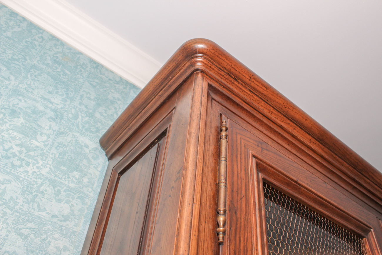 Henredon "Four Centuries" Two-Piece Solid Ash Display Cabinet