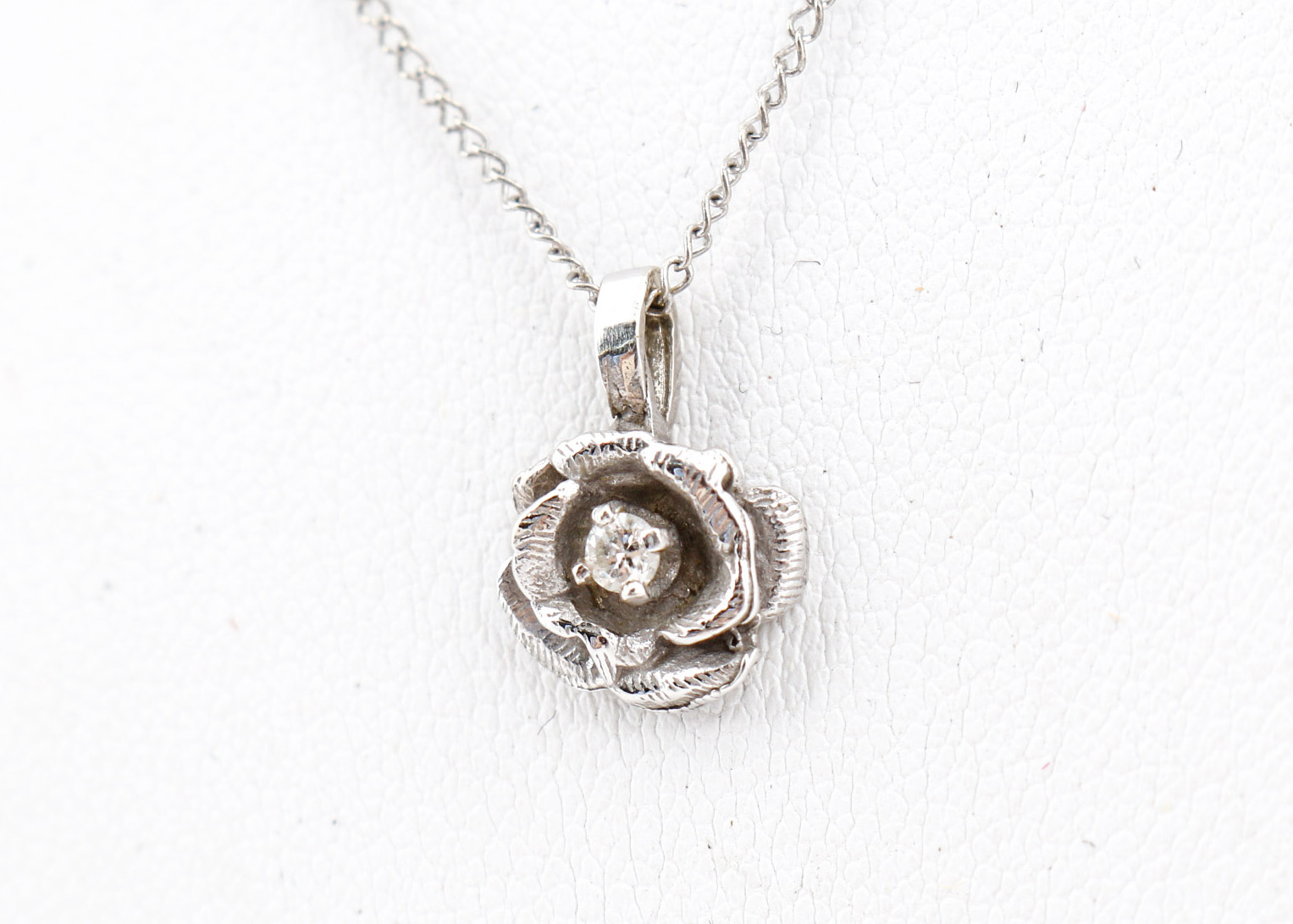 14K White Gold Diamond Rose Pendant Necklace