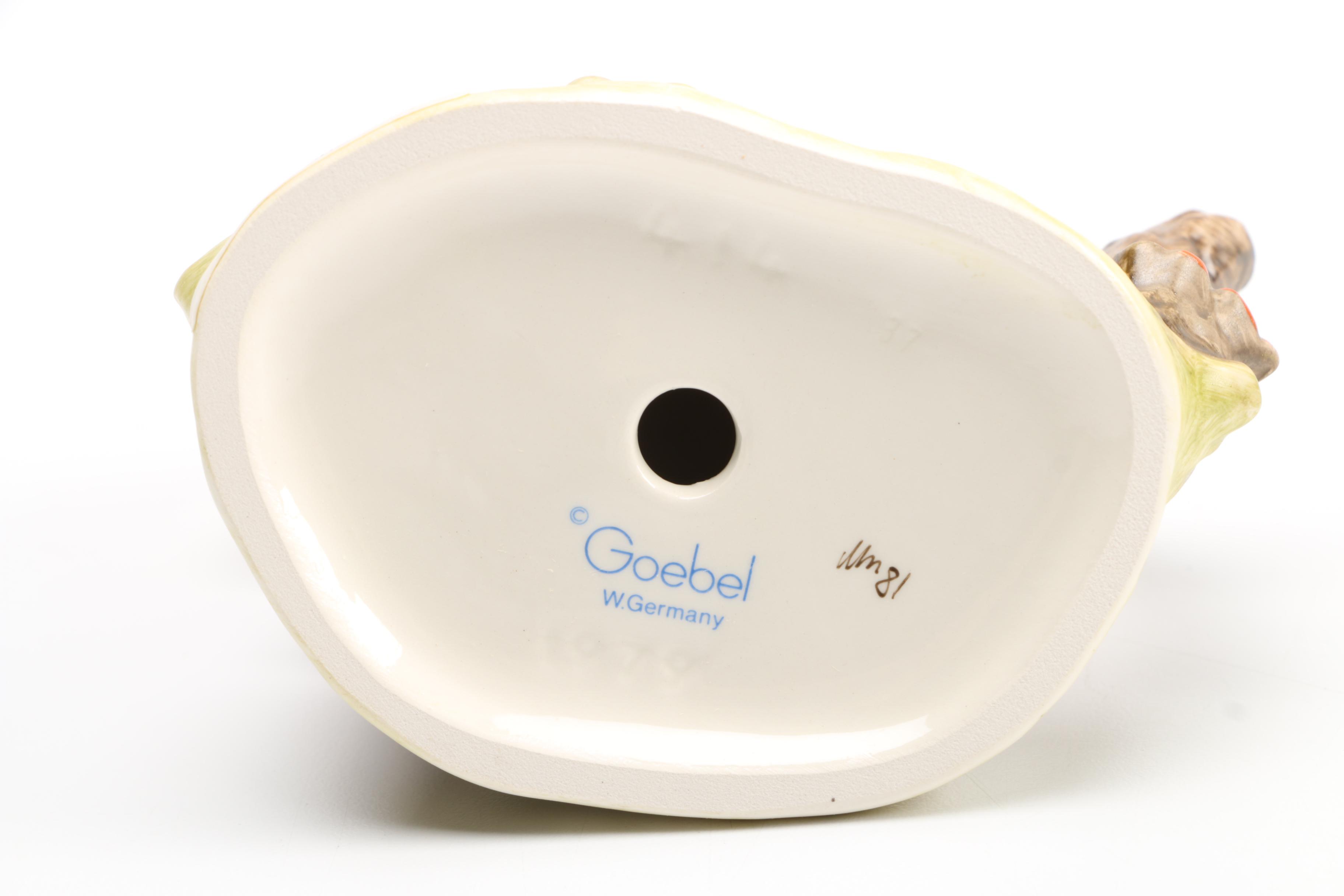 1979 Goebel Hummel "In Tune" #414 Figurine