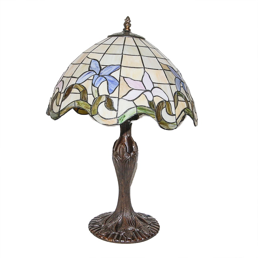 Tiffany Style Decorative Table Lamp