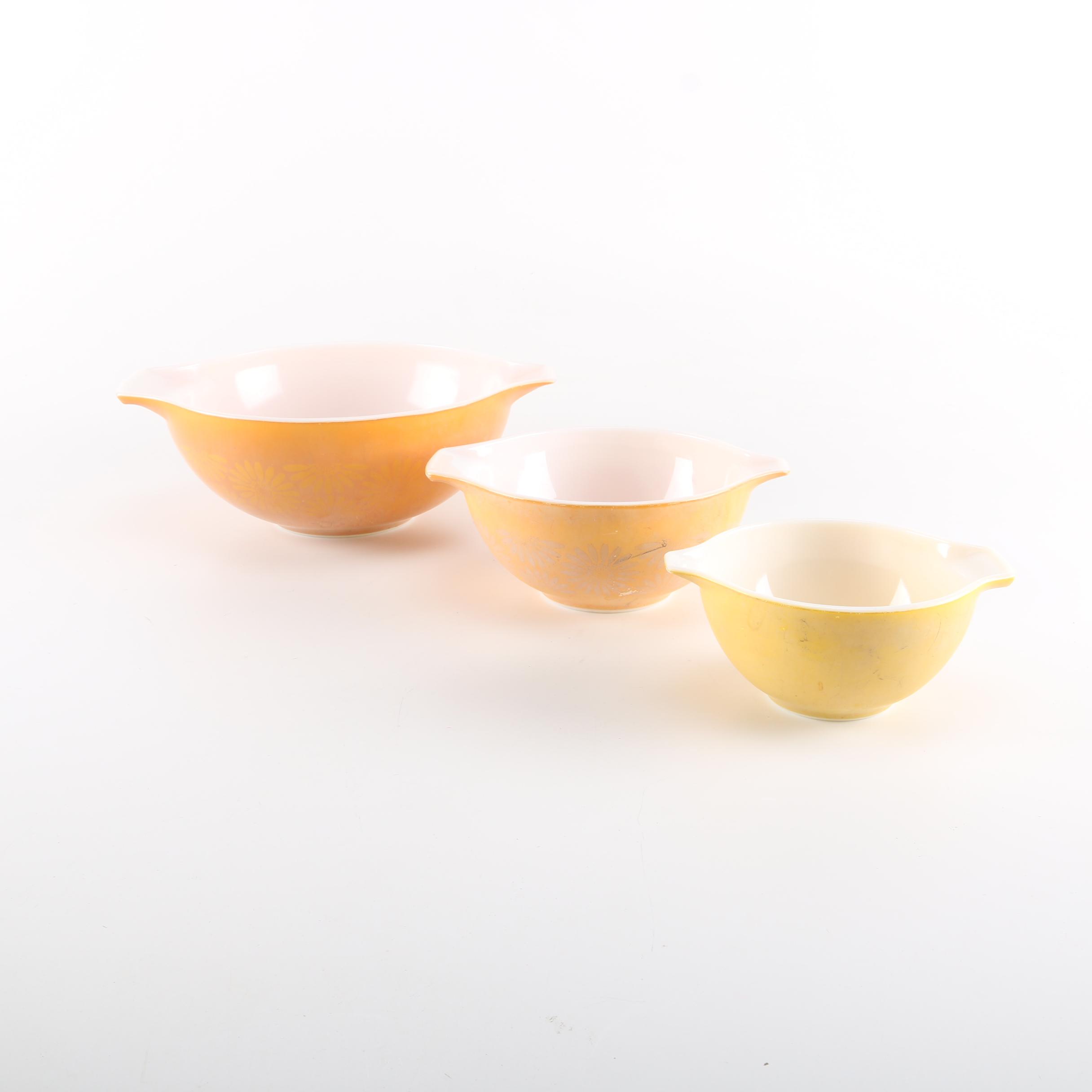 Pyrex "Daisy" Mixing Bowls