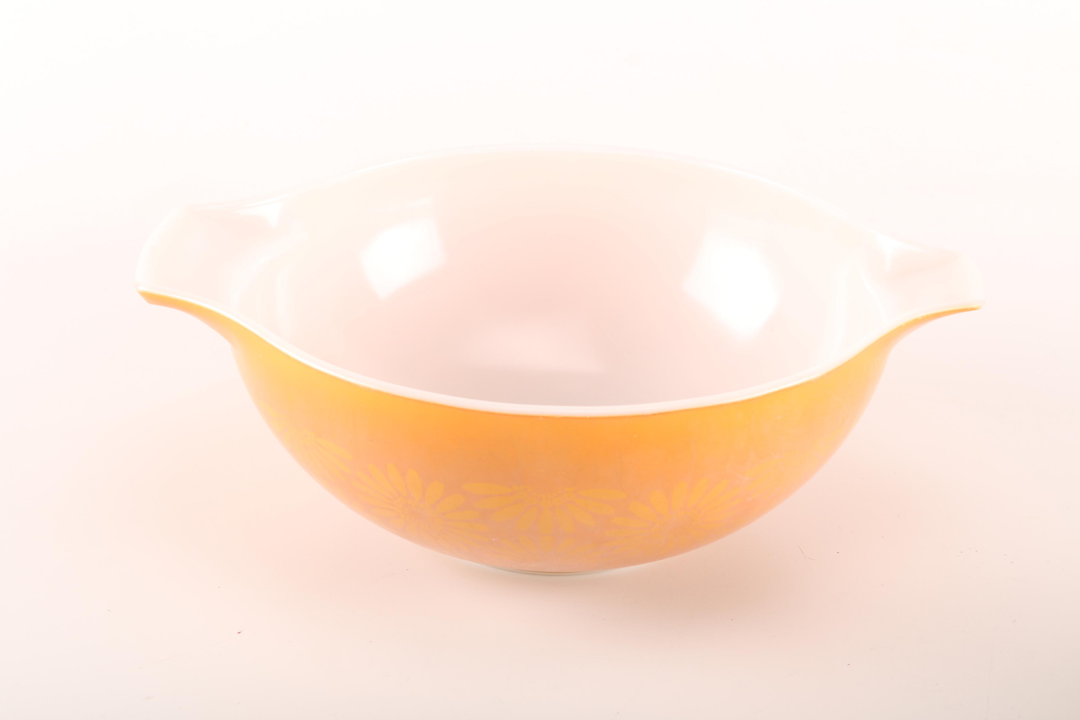 Pyrex "Daisy" Mixing Bowls