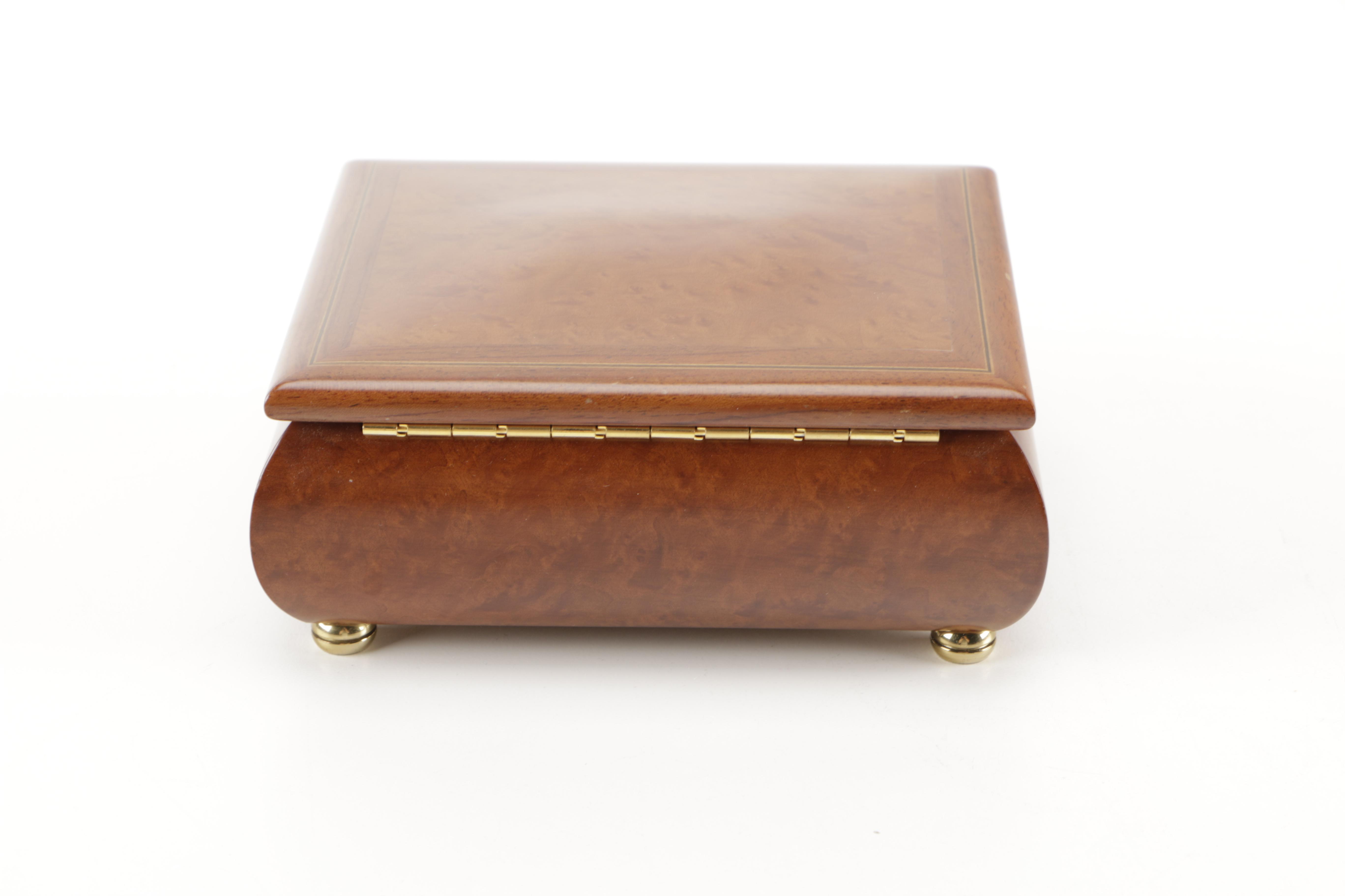 Musical Jewelry Box That Plays "I Will Always Love You"