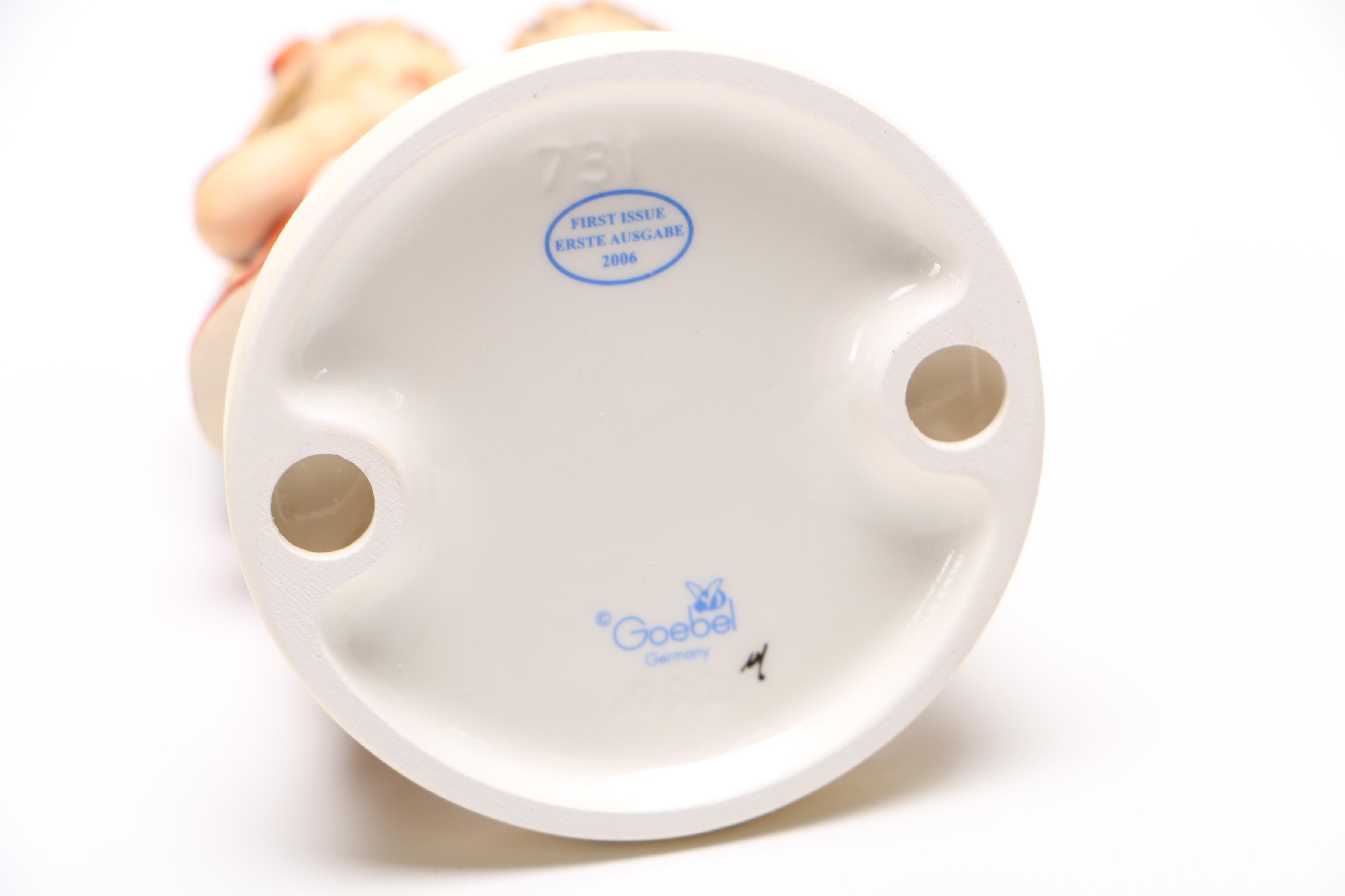 2000 First Issue Hummel Goebel "Best Friends" Ceramic Figurine