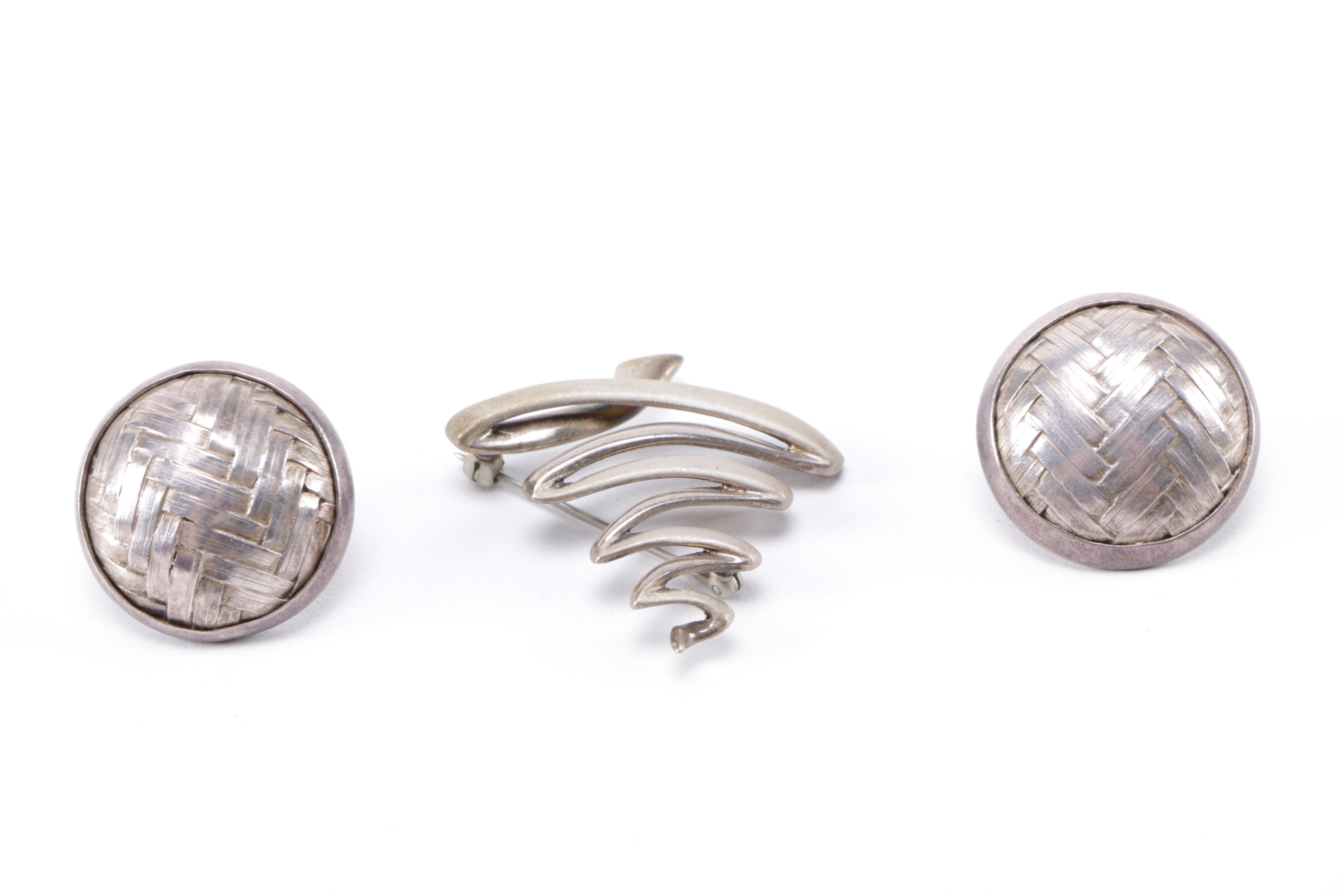 Assortment of Jewelry Featuring Sterling Silver