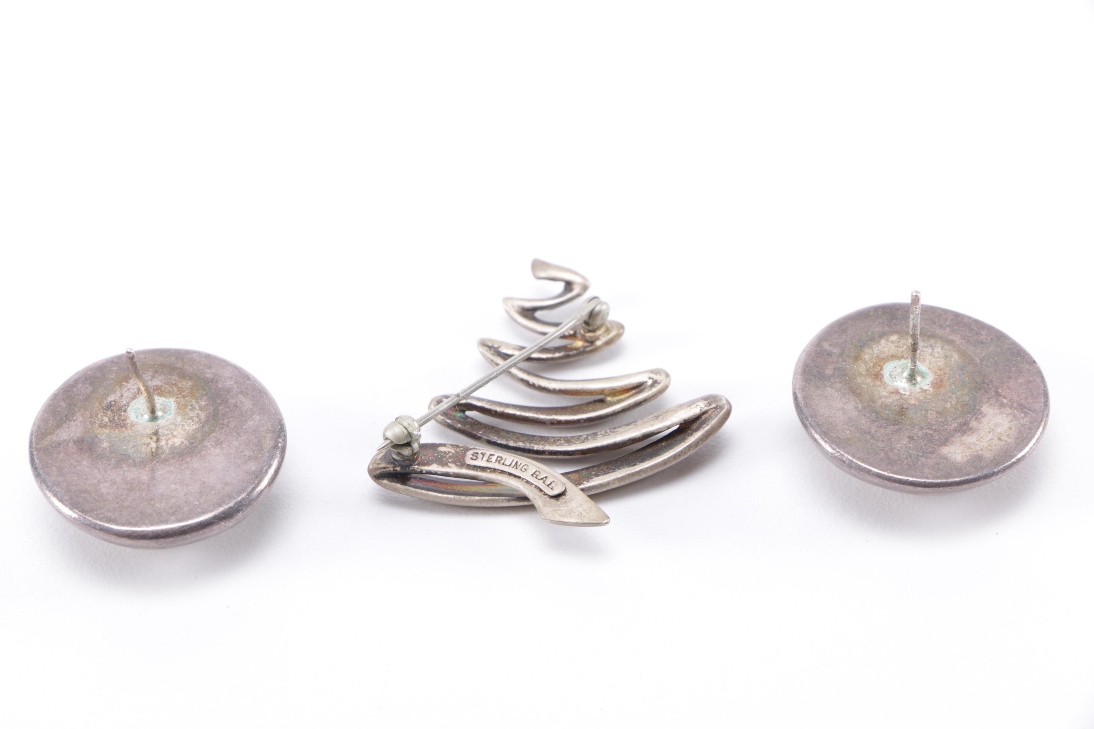 Assortment of Jewelry Featuring Sterling Silver