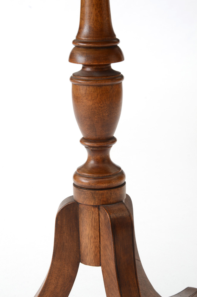 Federal Style Mahogany Tilt-Top Table