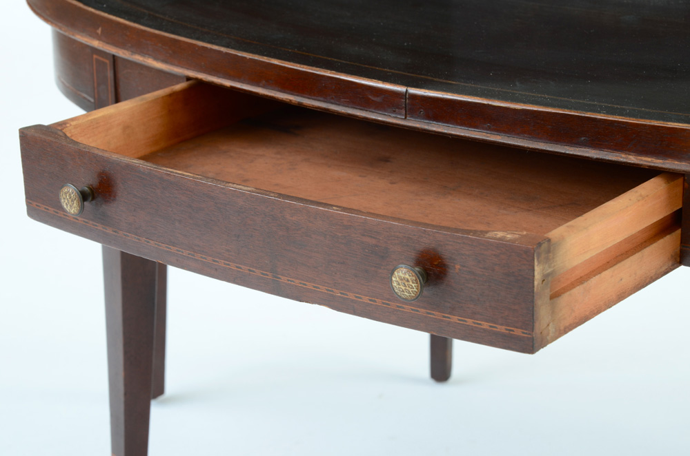 Oval Inlaid Mahogany Hepplewhite Style Coffee Table