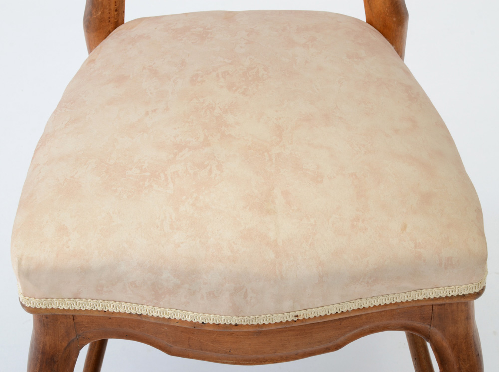 Vintage Light Mahogany Finish Knee Hole Desk and Chair