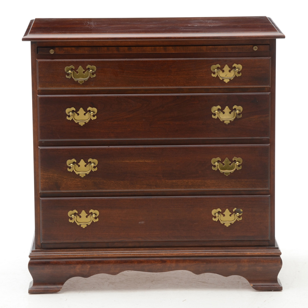 Mahogany Four Drawer Bachelor's Chest