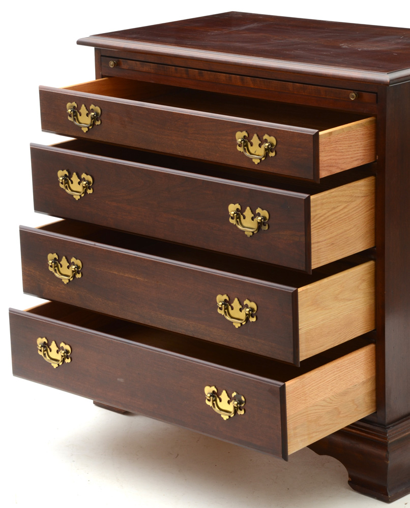 Mahogany Four Drawer Bachelor's Chest