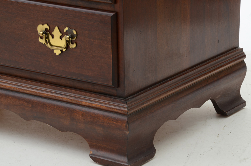 Mahogany Four Drawer Bachelor's Chest