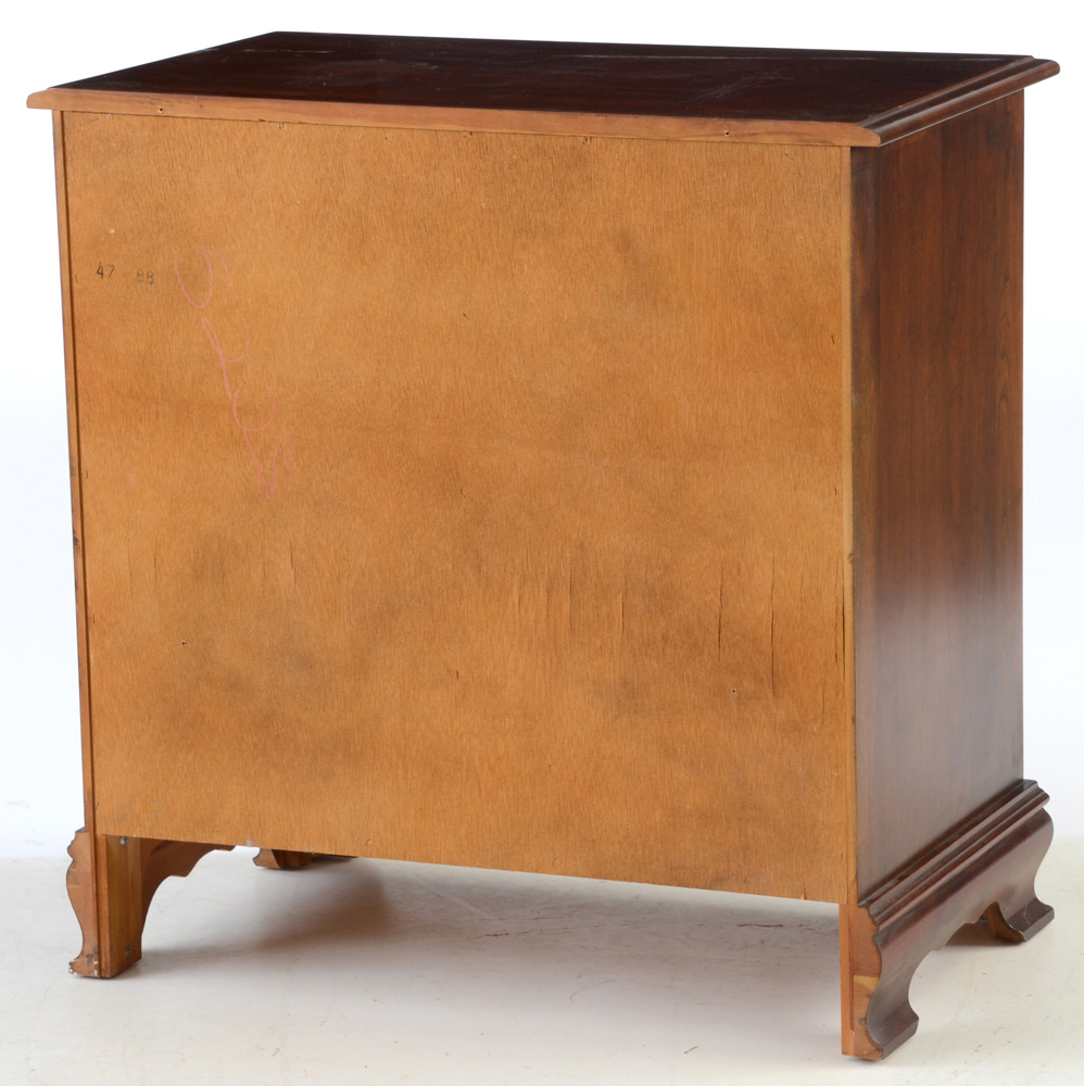 Mahogany Four Drawer Bachelor's Chest