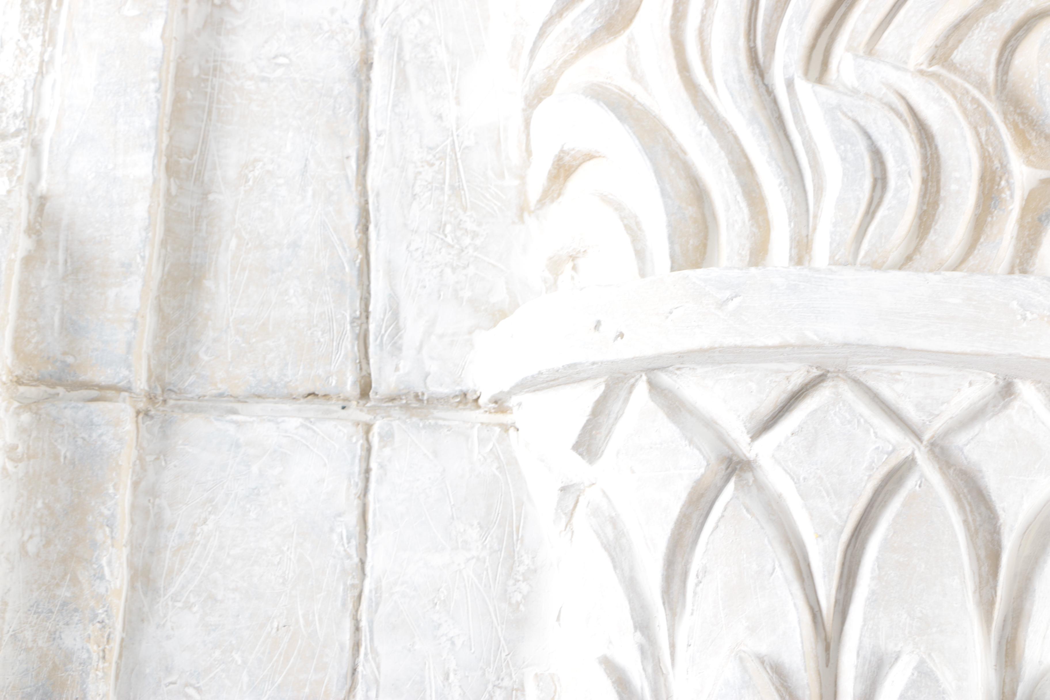 Resin Reproduction Wall Hanging With Column