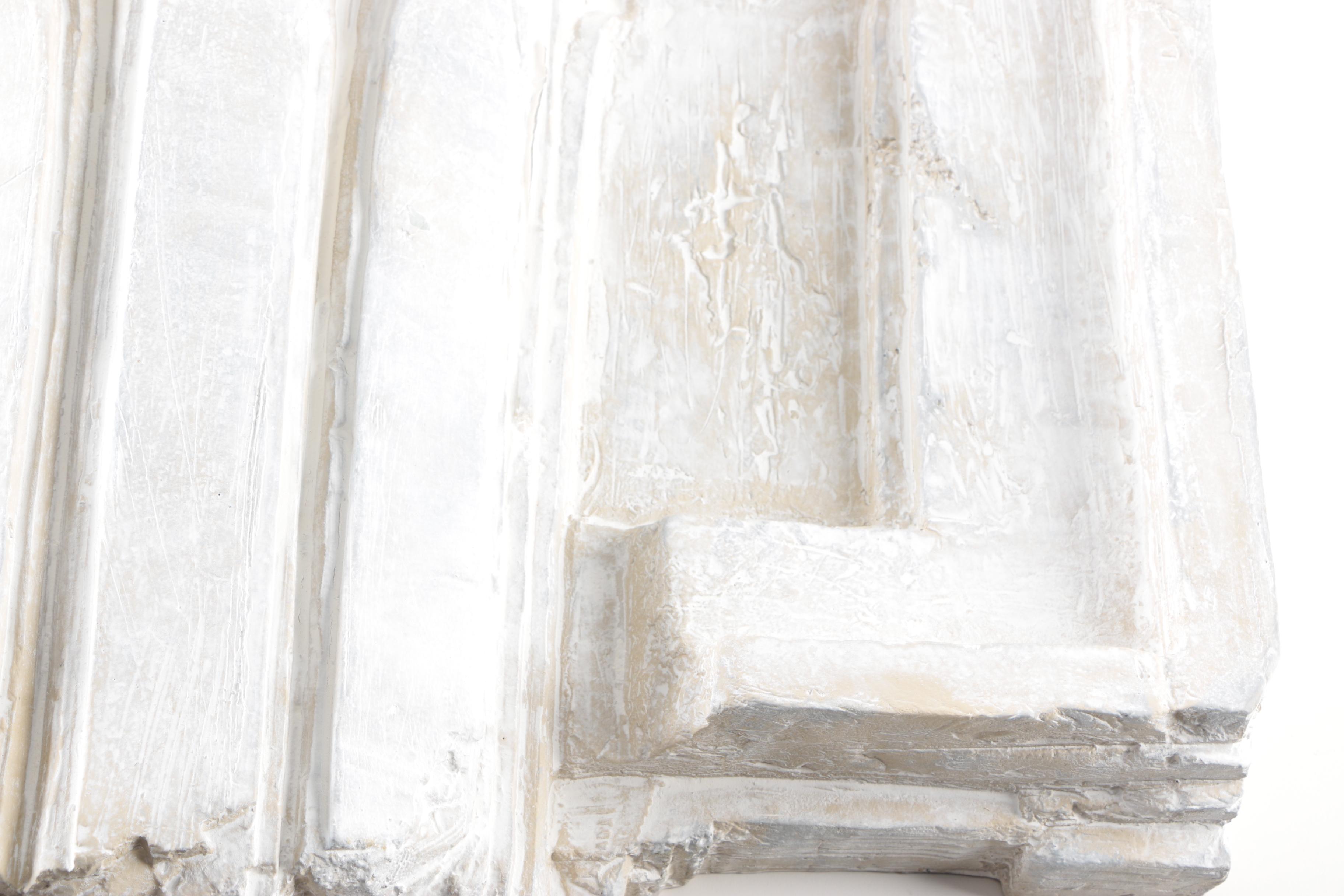 Resin Reproduction Wall Hanging With Column