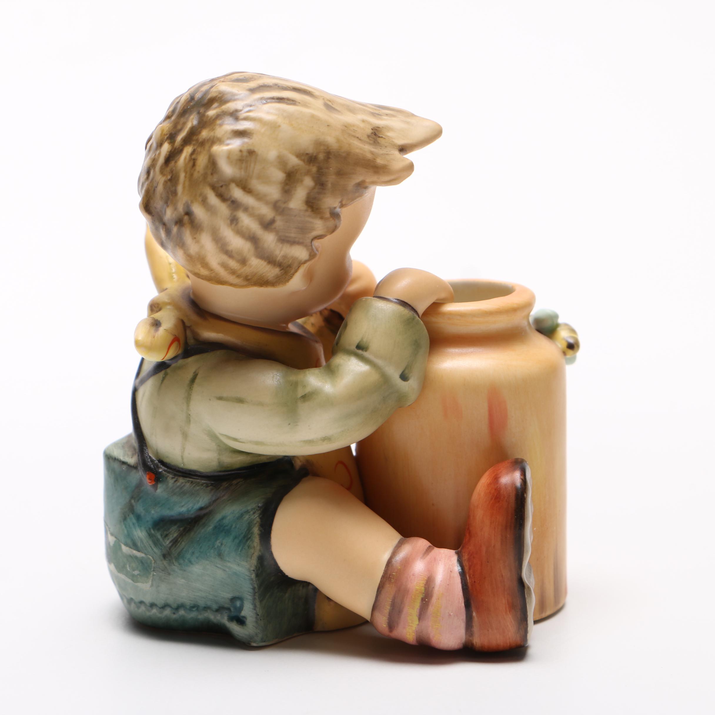 Goebel Hummel Club Edition "Honey Lover" Figurine