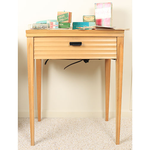 Vintage Singer Sewing Machine and Accessories