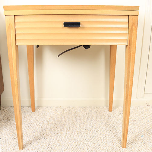 Vintage Singer Sewing Machine and Accessories