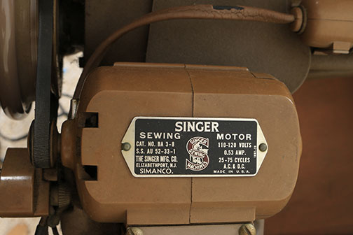 Vintage Singer Sewing Machine and Accessories