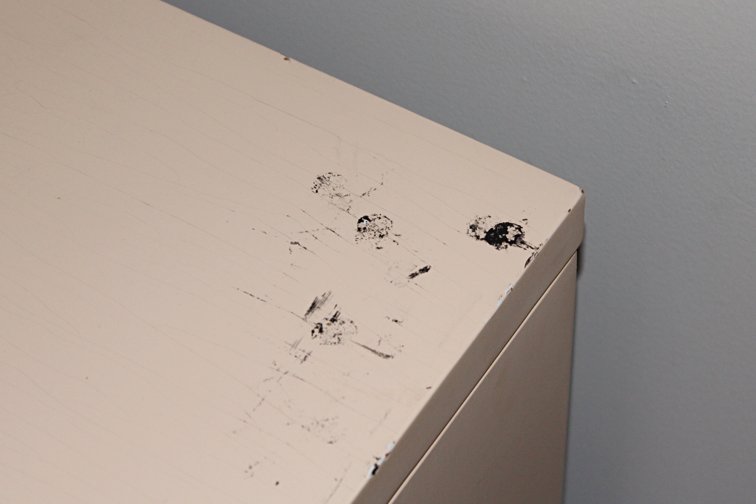 Vintage Hepplewhite Style Painted Chest