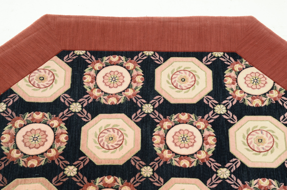 Machine Woven Octagonal Wool Rug