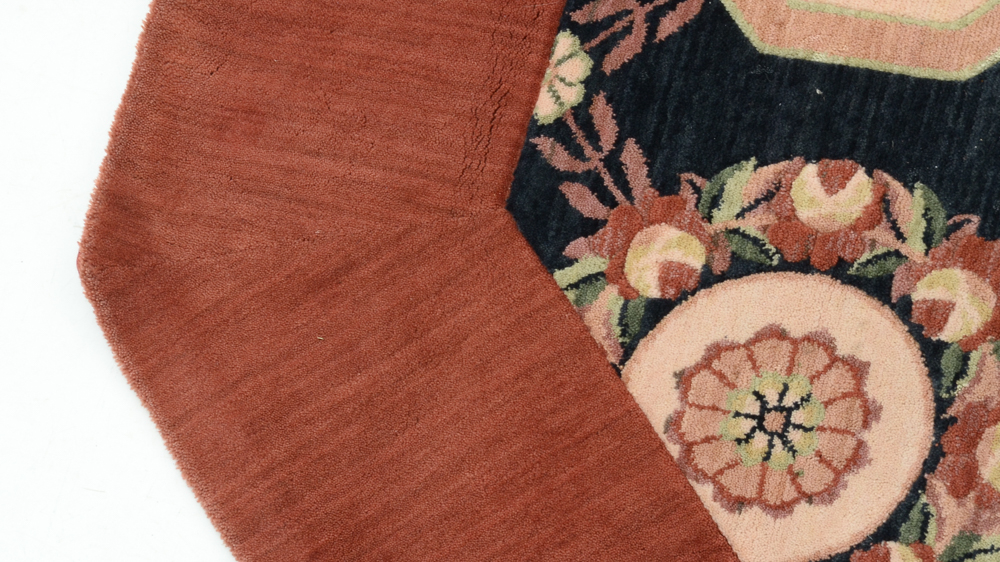 Machine Woven Octagonal Wool Rug