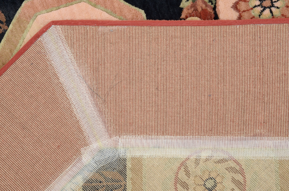 Machine Woven Octagonal Wool Rug