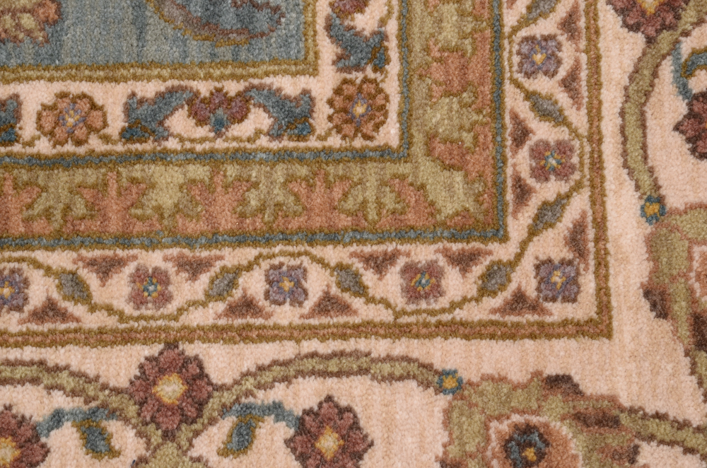 Karastan "Sereno" Machine Woven Rug