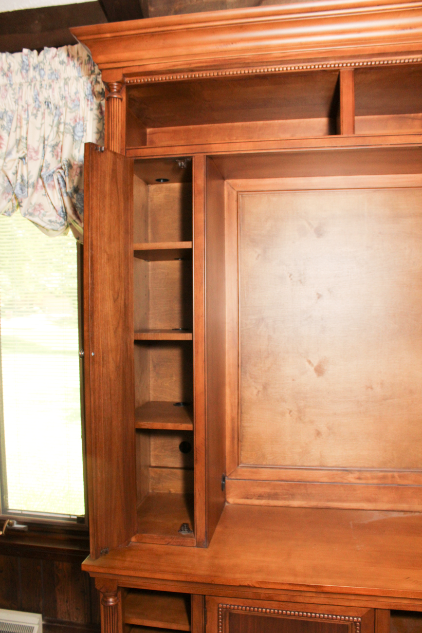 Romweber Viking Oak Entertainment Center