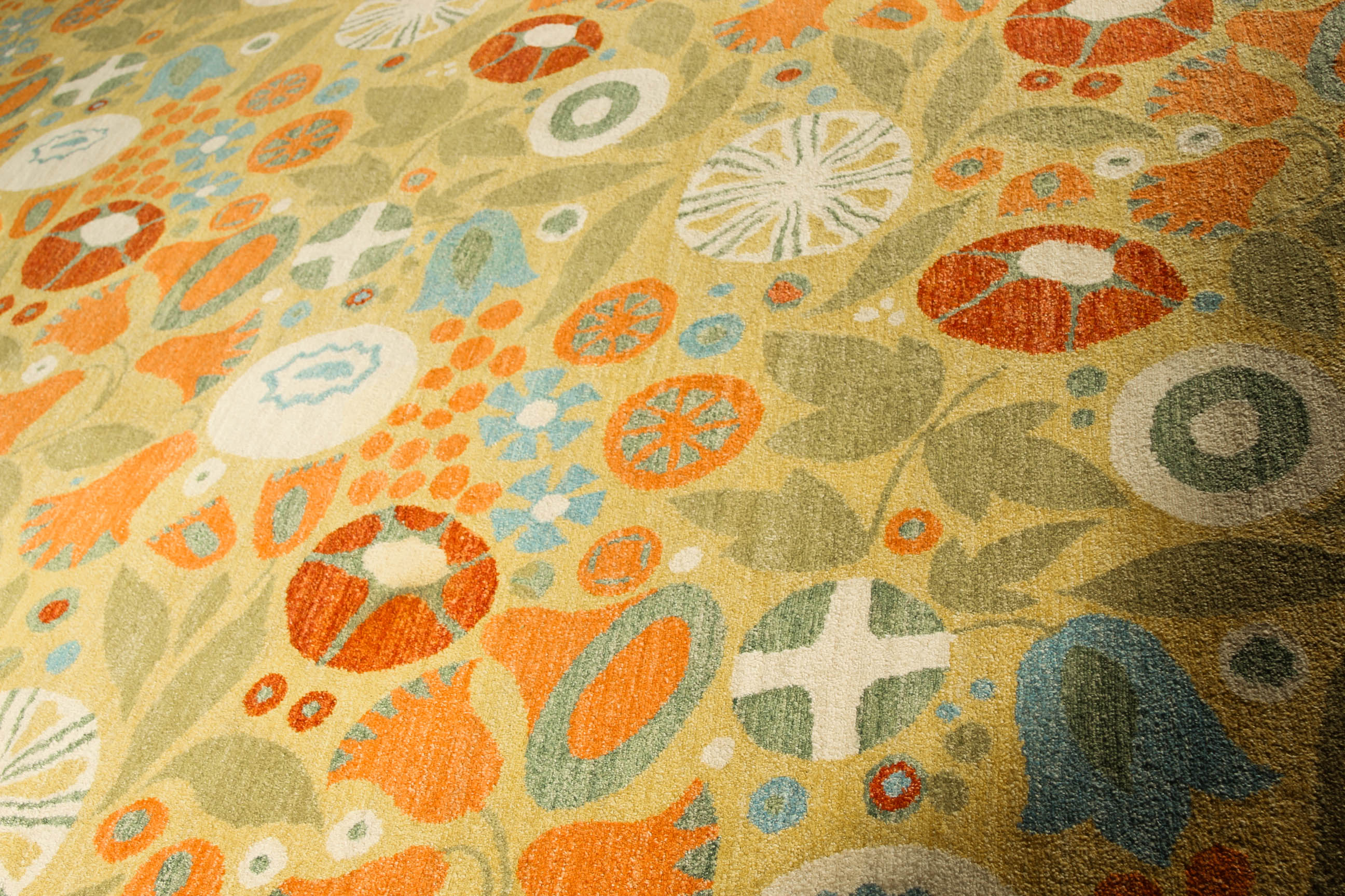 Handwoven Nepalese Lapchi "Meadow" Area Rug