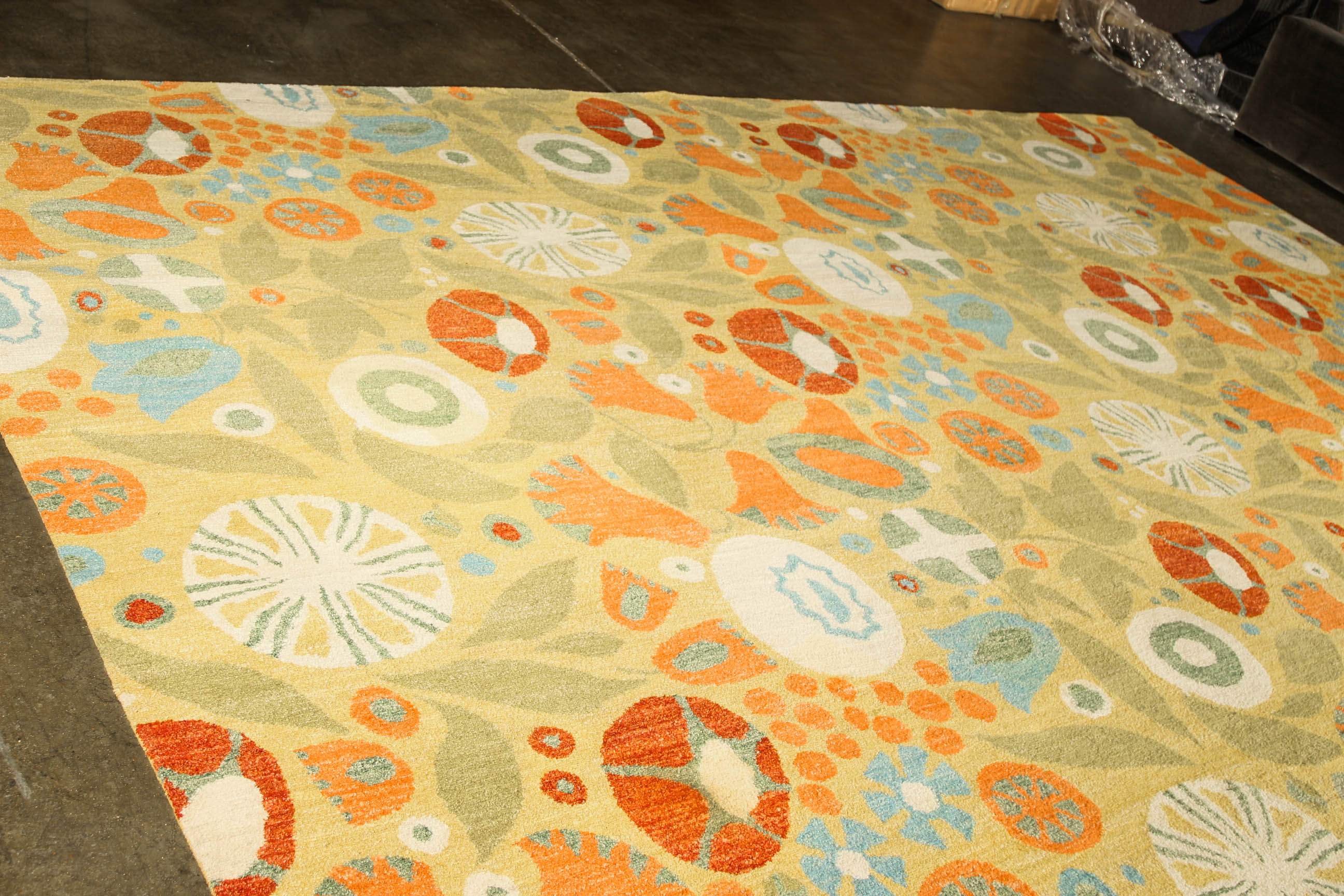 Handwoven Nepalese Lapchi "Meadow" Area Rug