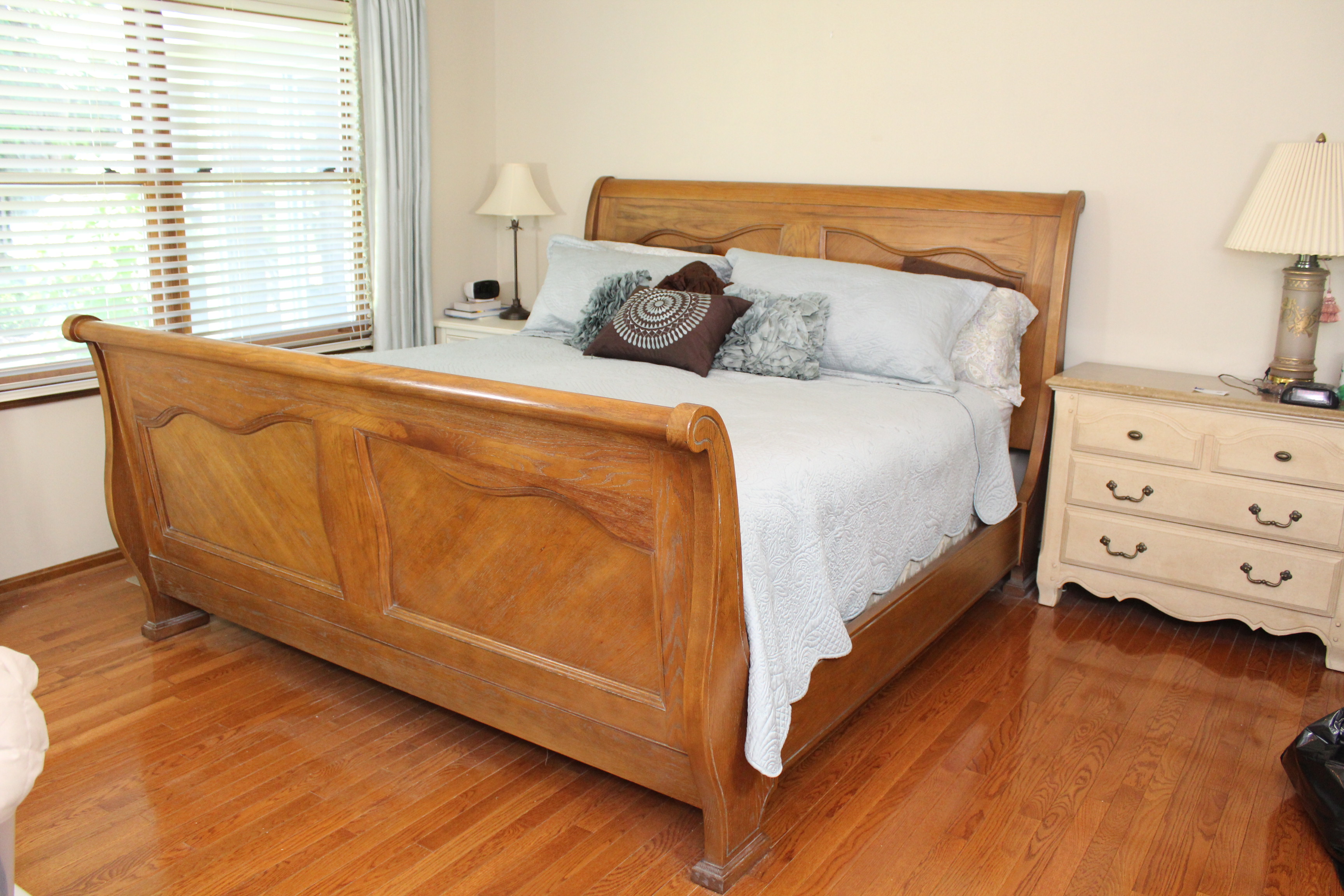 King-Size Oak Sleigh Bed Frame