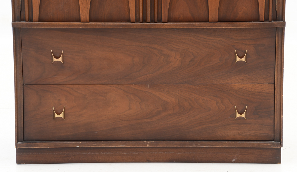 Broyhill "Brasilia" Linen Press