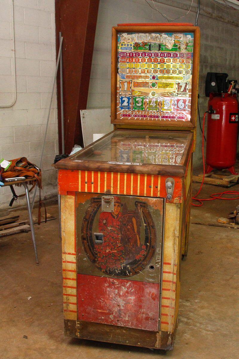 1950 Bally "Turf King" Bingo Pinball Machine