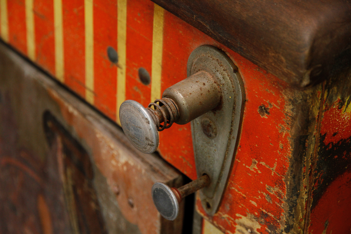 1950 Bally "Turf King" Bingo Pinball Machine