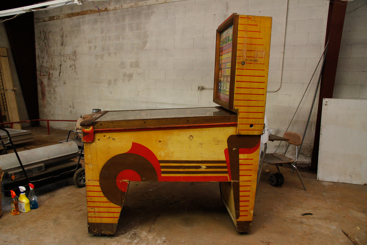1950 Bally "Turf King" Bingo Pinball Machine
