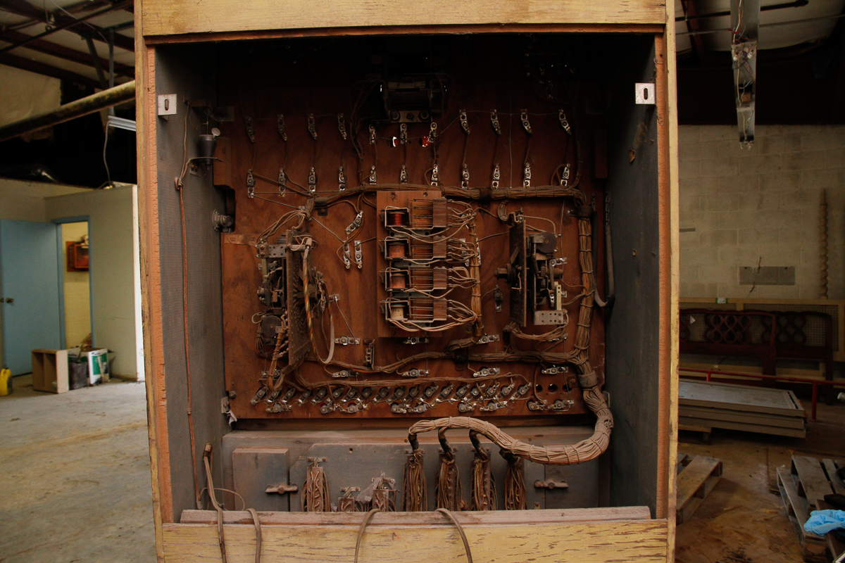 1950 Bally "Turf King" Bingo Pinball Machine