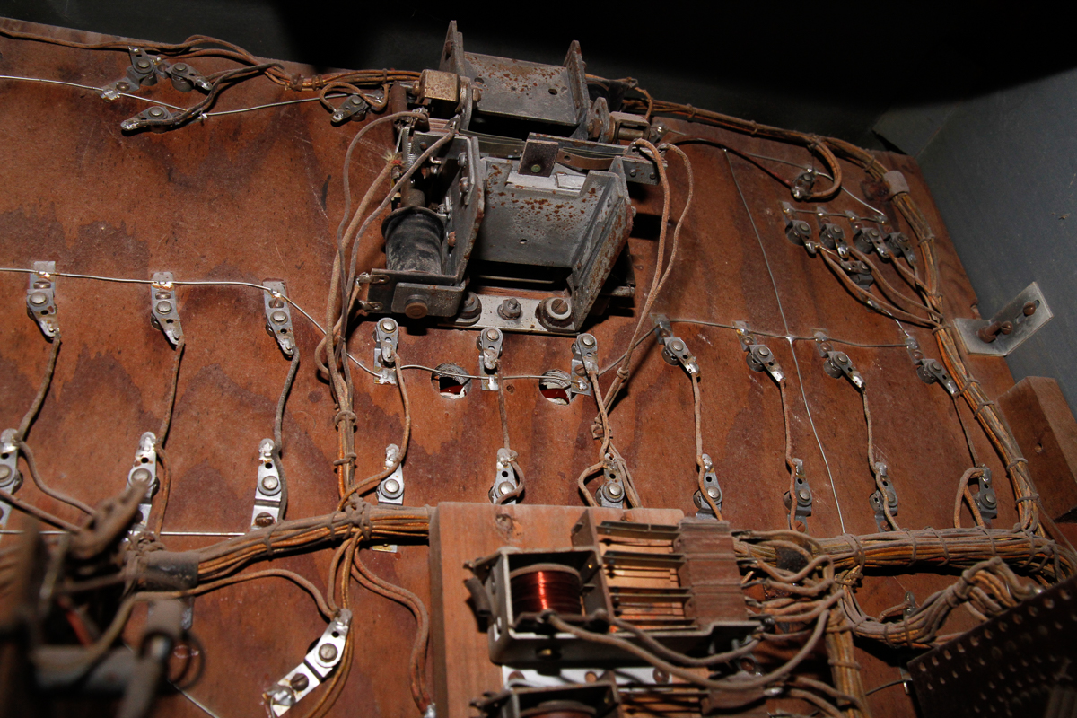 1950 Bally "Turf King" Bingo Pinball Machine
