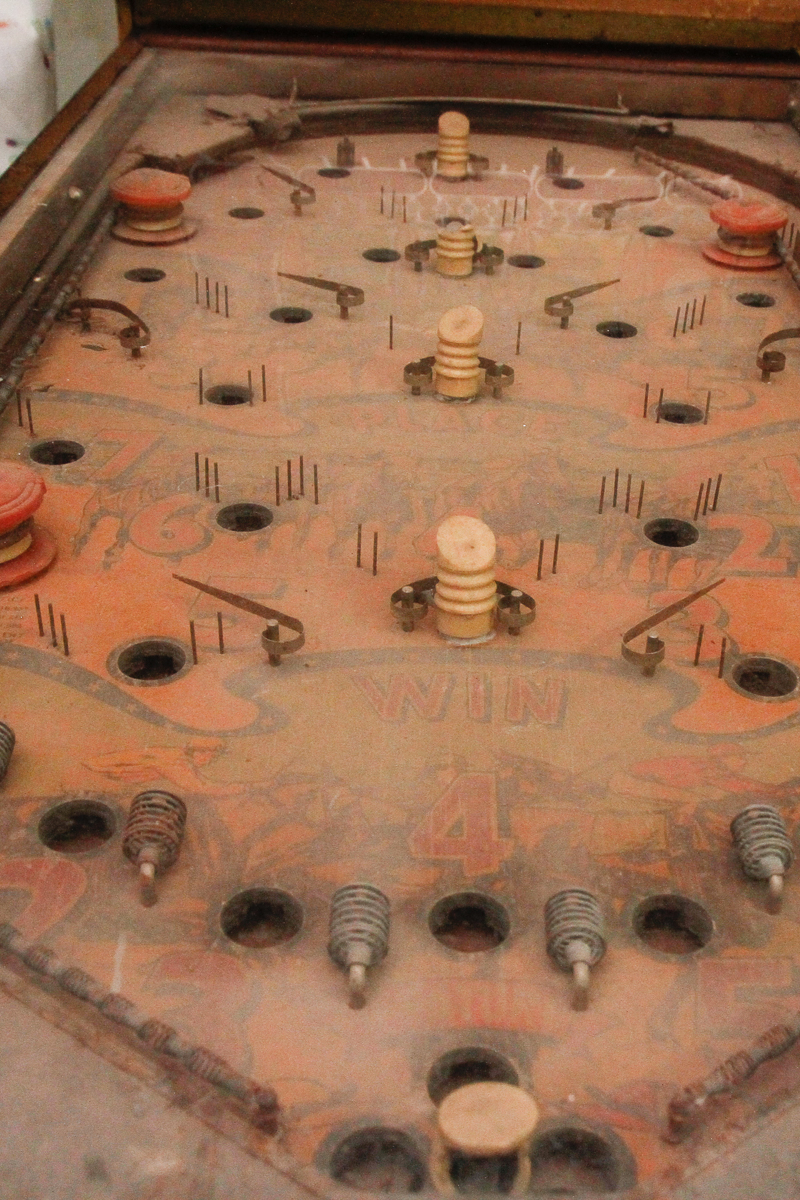 1950 Bally "Turf King" Bingo Pinball Machine