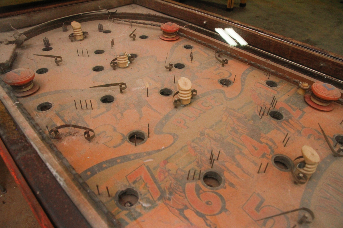 1950 Bally "Turf King" Bingo Pinball Machine