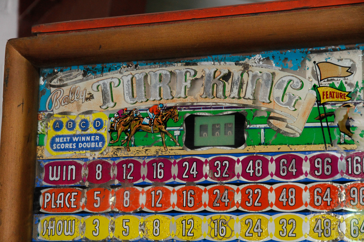 1950 Bally "Turf King" Bingo Pinball Machine