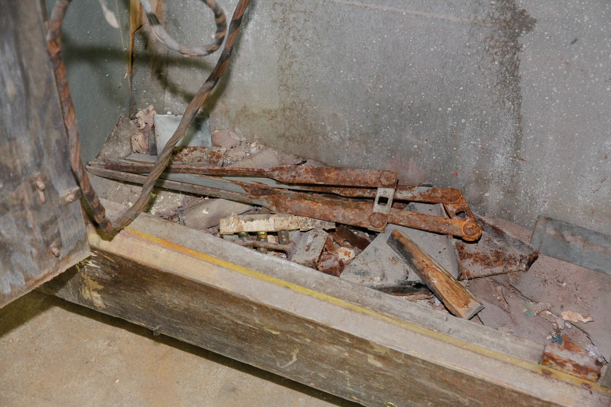 1950 Bally "Turf King" Bingo Pinball Machine