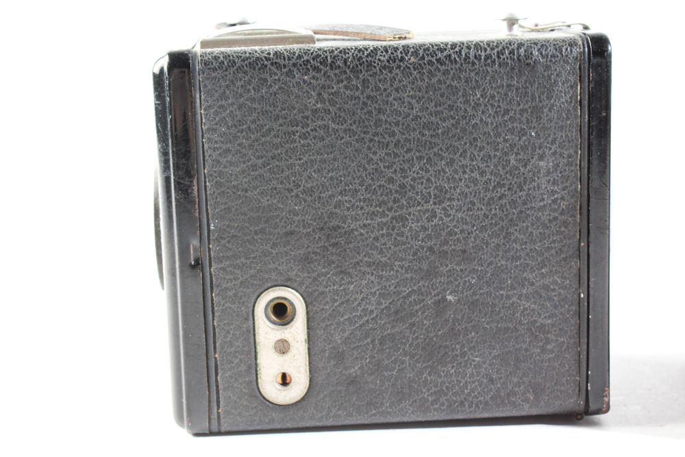 Vintage Twin-Lens Reflex Cameras Featuring Wardette and Kodak