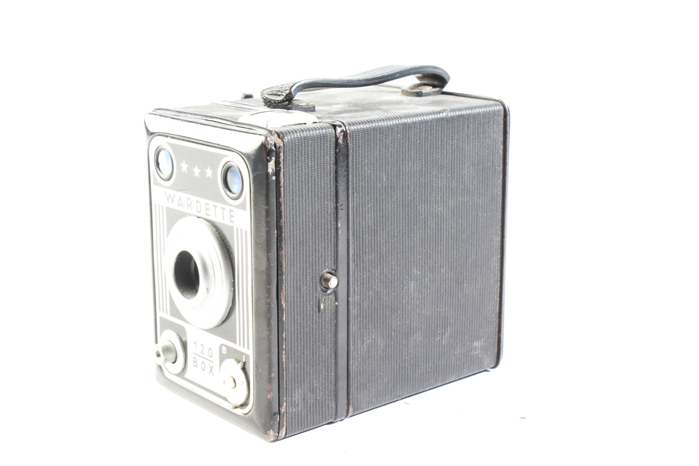 Vintage Twin-Lens Reflex Cameras Featuring Wardette and Kodak
