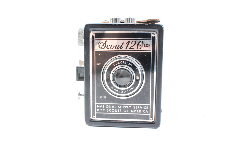 Vintage Twin-Lens Reflex Cameras Featuring Wardette and Kodak