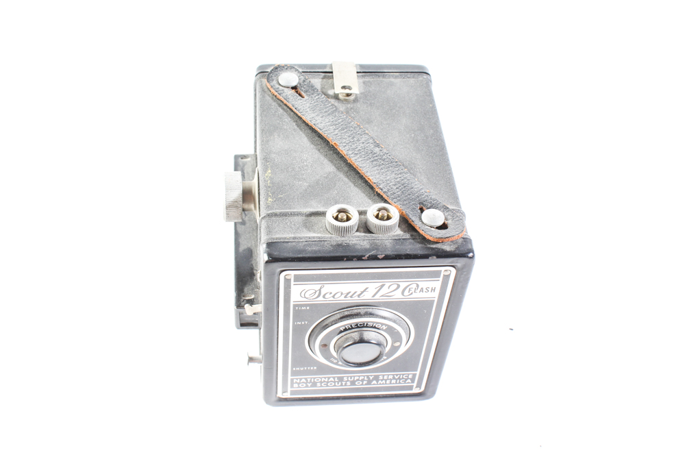 Vintage Twin-Lens Reflex Cameras Featuring Wardette and Kodak