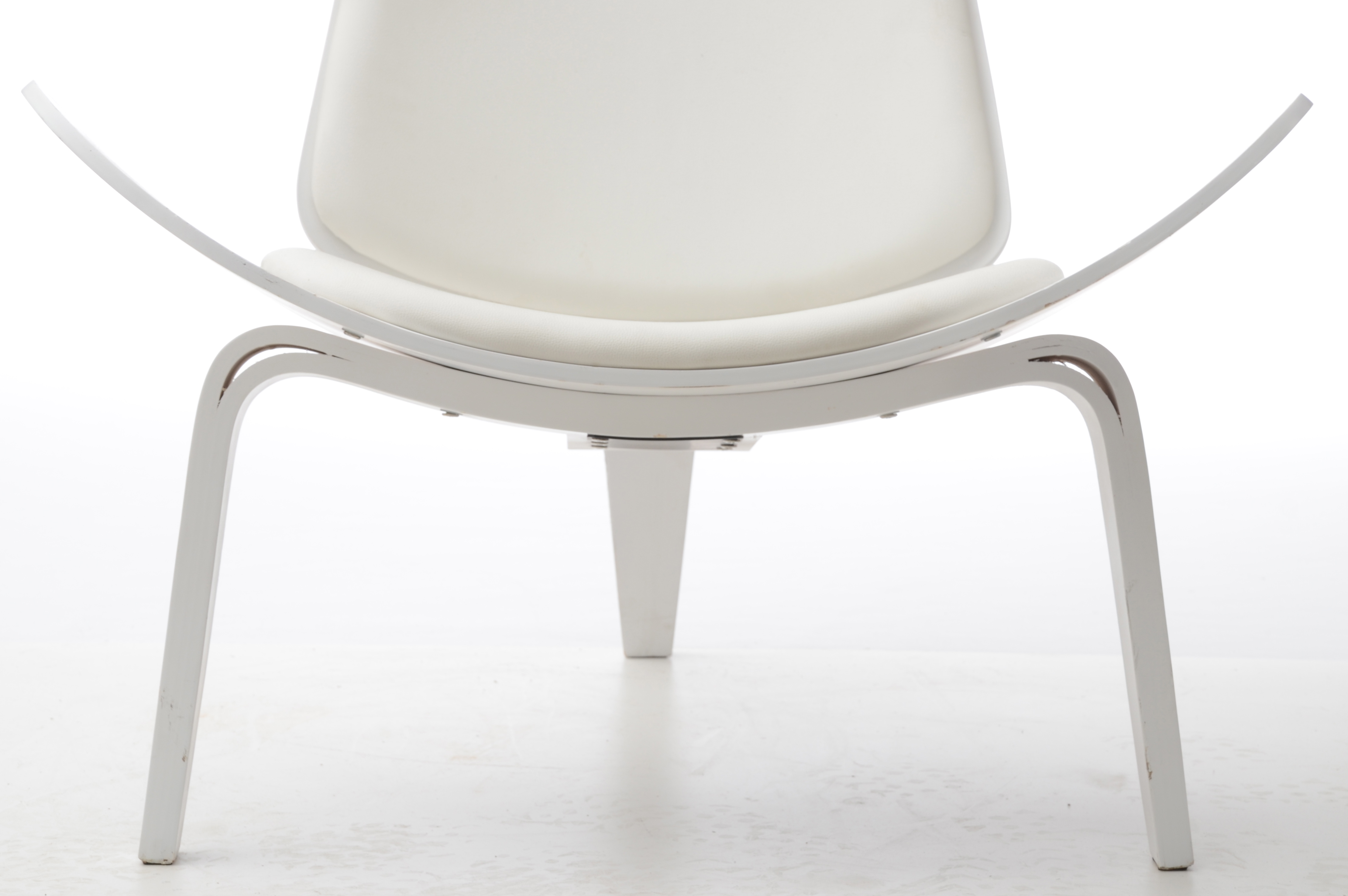 Contemporary Elliptical Lounge Chair