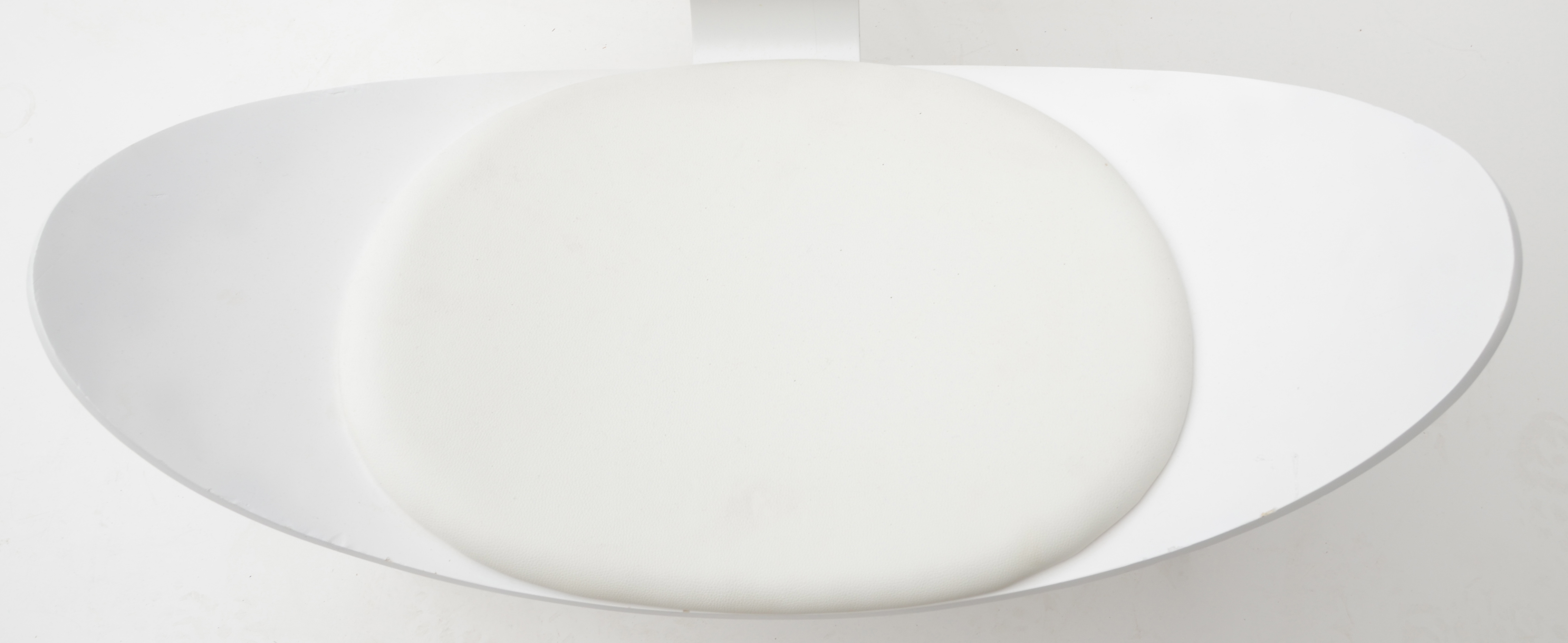 Contemporary Elliptical Lounge Chair