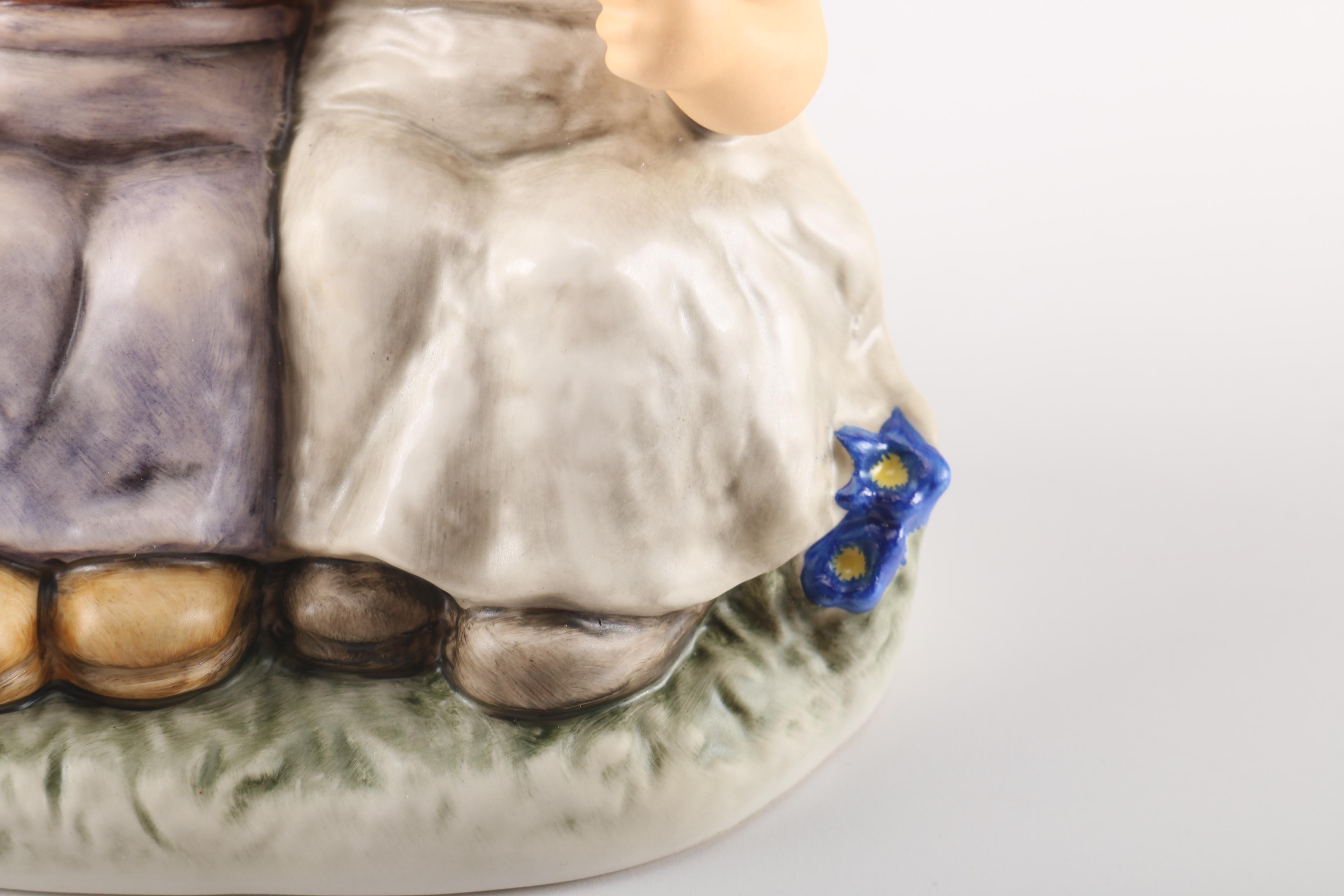 2000 First Issue Hummel Goebel "Pleasant Moment" Ceramic Figurine