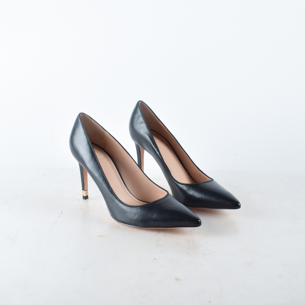 Tory Burch Greenwich Classic Pumps in Black